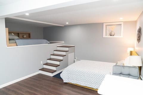 Cozy & Quiet - Lovely 2 BRM Unit - Lower Ground Fl image 3