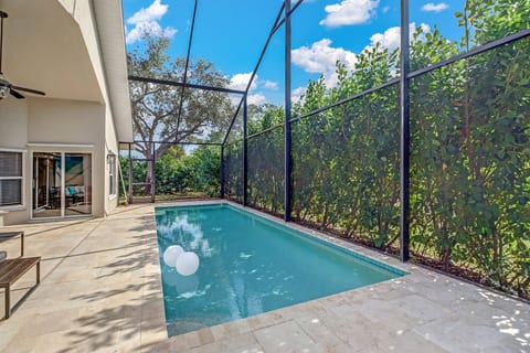 Beautiful home close to downtown 5th ave and Naples Beaches