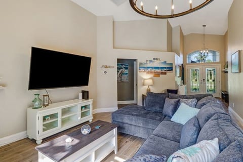 Beautiful home close to downtown 5th ave and Naples Beaches