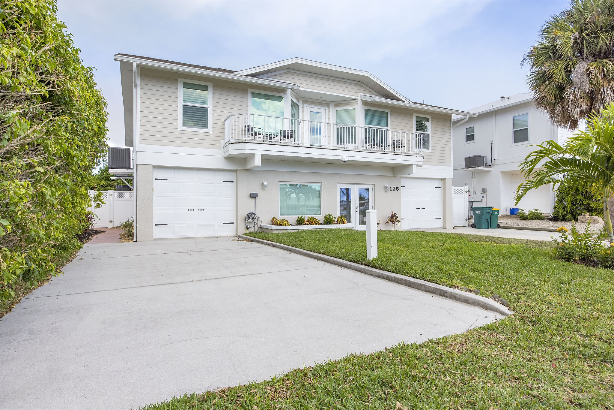 Remodeled Capri Coastal Pool Home 4 BR and Game Area