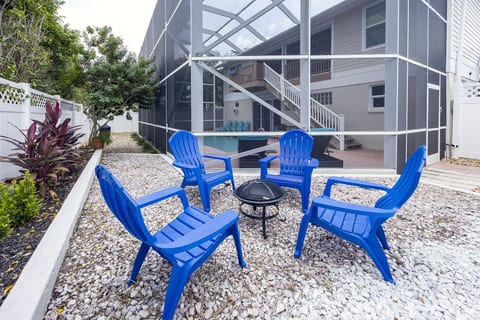 Remodeled Capri Coastal Pool Home 4 BR and Game Area