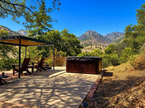 Sequoia Mtn View Yurt Romantic Retreat Hot Tub
