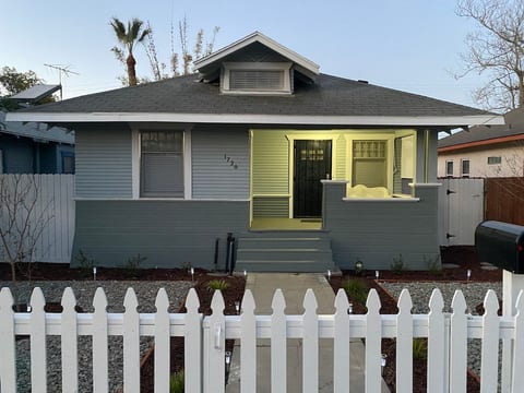 Downtown 2BR Bungalow | Fenced Yard + Workspace image 3