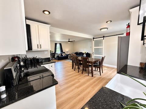 4BR Knoxville & Smokies Getaway near TYS