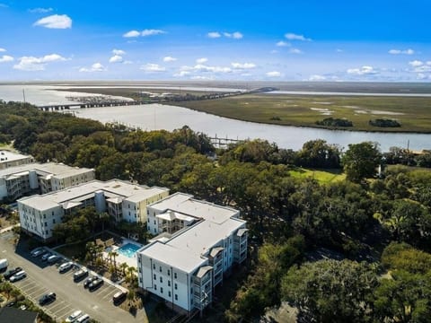 Gascoigne @ Epworth-FLETC & Vacation 3BR Condo w/Garage