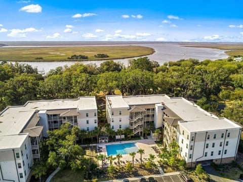 Gascoigne @ Epworth-FLETC & Vacation 3BR Condo w/Garage