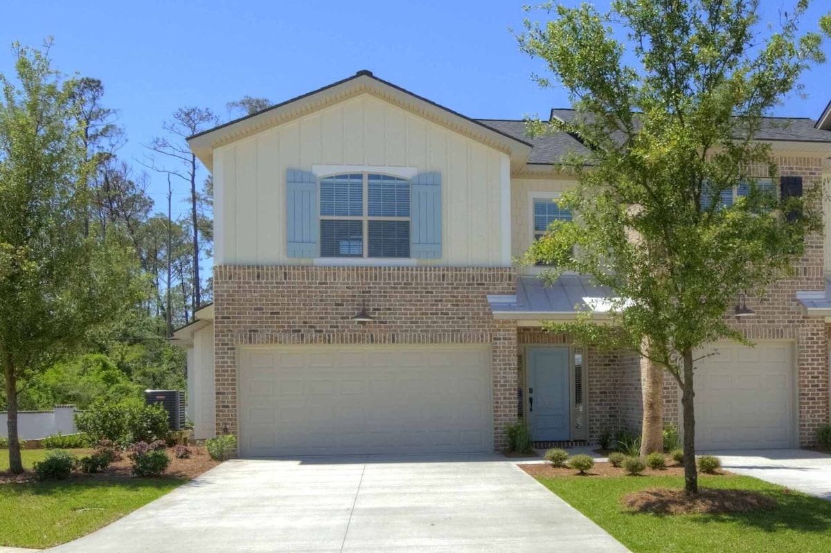 Mariners Landing @ Epworth-Premium FLETC & Vacation 4Br/3.5Ba Townhome w/Garage
