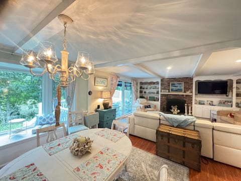 Perfect Cape Escape ! image 2