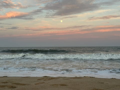 Waterfront, Dock, Fire Pit, 7th house to the Beach
