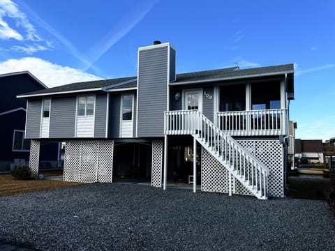 Waterfront, Dock, Deck, Walk to the Beach!