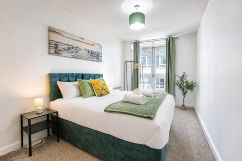 Two Bed Apartment Near Motorpoint Arena + Parking