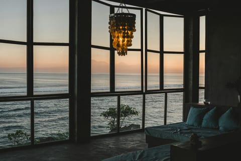 Seaglass Towers 402 — Gulf-Front 2BR Condo