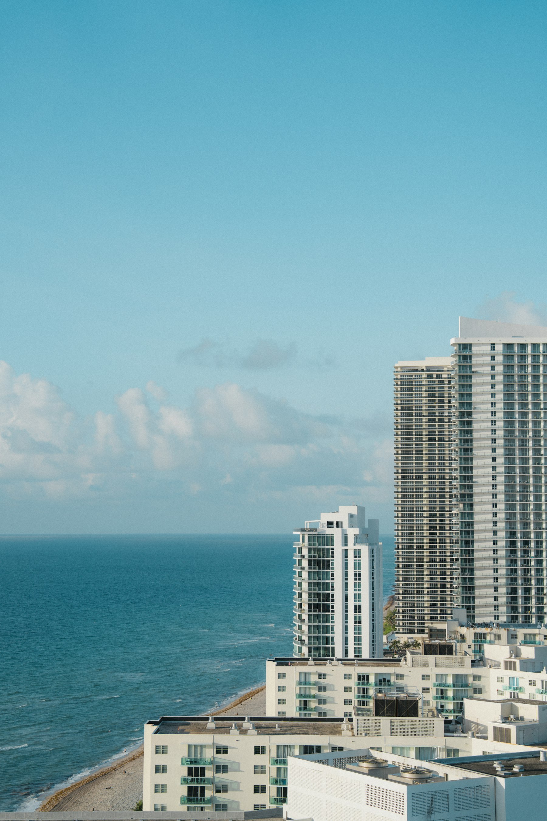Seaglass Towers 1206 — Top-Floor 1BR + Bunks