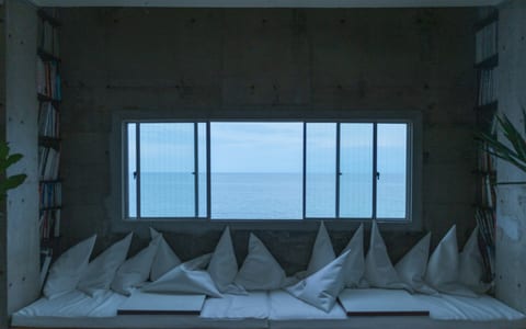 Seaglass Towers 1206 — Top-Floor 1BR + Bunks