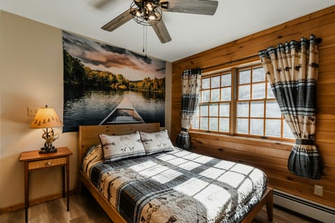 Lakeshore Cottage — Lakefront with Dock, Tahoe