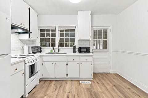 Quiet Duplex extended stays pets ok Powder springs