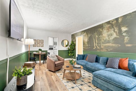 Quiet Duplex extended stays pets ok Powder springs
