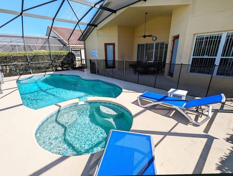 Beautiful private pool deck with spa, shaded dining area, pool fence for families with children (pool/spa heat is a pre-bookable paid optional extra to be requested before check-in)