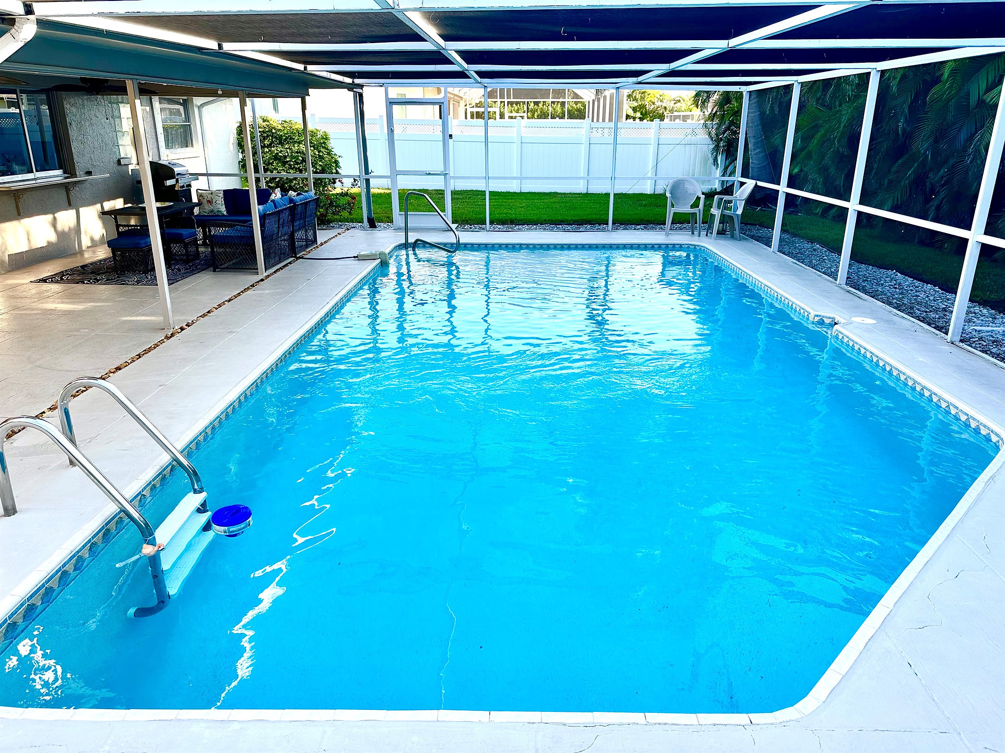 5 Star Experience, Heated Pool close to Everything