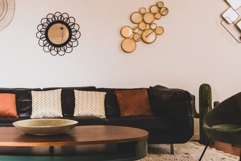 Luxury 5 Bd Aptment w/Sea view
