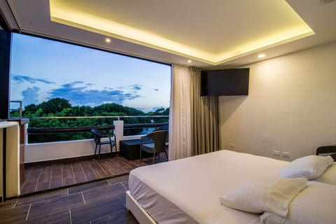 3 BR LUXURY PENTHOUSE PRIVATE POOL AND ROOF
