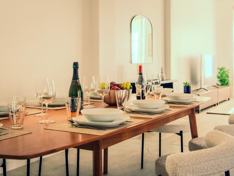 Lux PH Gem 3BR 200m palais/beach
