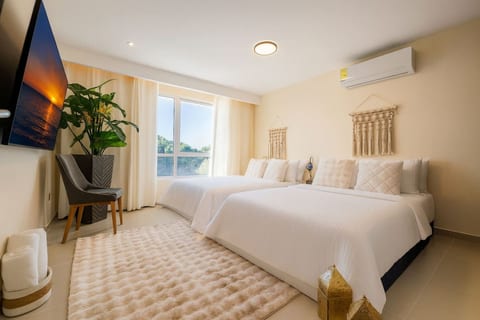 Luxury PH Private Pool/Roof 13ppl steps 5av Beach