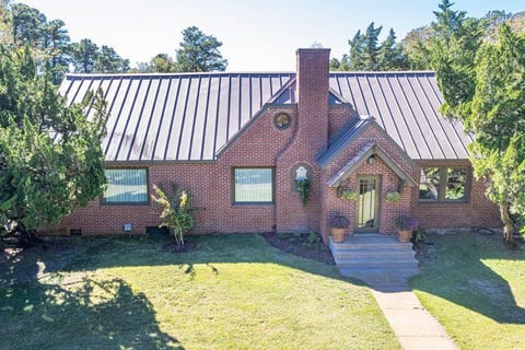 Bostwick's Magnolia Manor