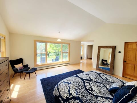 Master bedroom with King bed