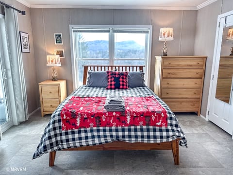 Master Bedroom with ensuite bathroom