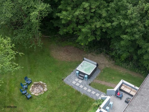 Beautiful Country Home with Hot Tub & Pool Table
