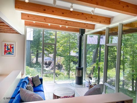 Stunning Modern Retreat Overlooking The Mad River