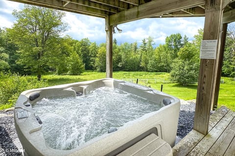 Sugarbush Vista w/ New Hot Tub