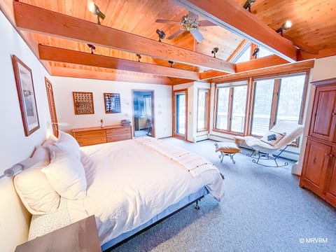 Master bedroom with King bed