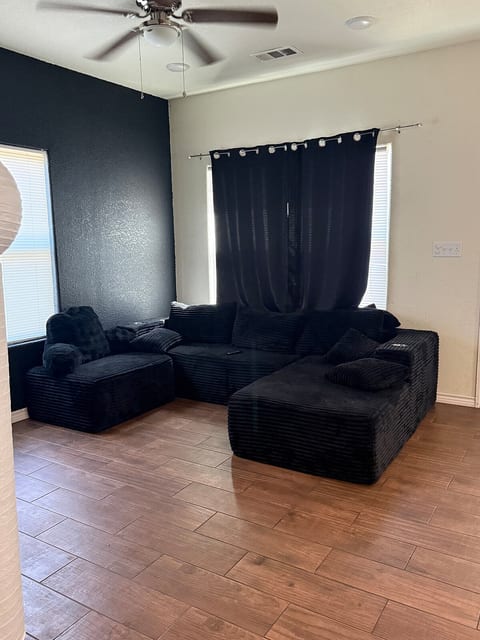 Spacious 2-story home on a cozy corner lot Pets ok image 2