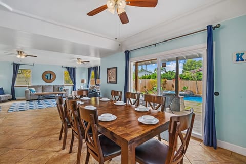Luxury Princeville Retreat, Private Pool & Spa, 4 Bedrooms & 4 baths, Sleeps 10