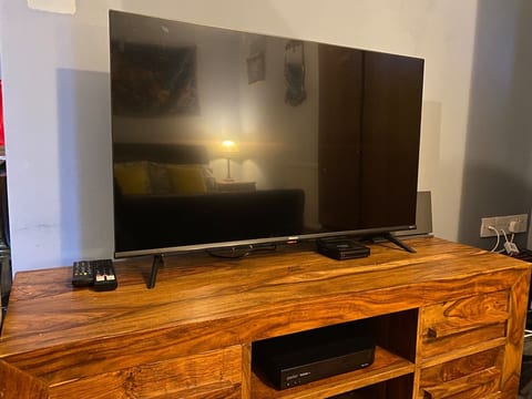 Beautiful town centre apartment with river terrace