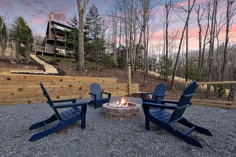 Fall Foliage~Mt Views~Hot tub~game rm~fire pit image 3