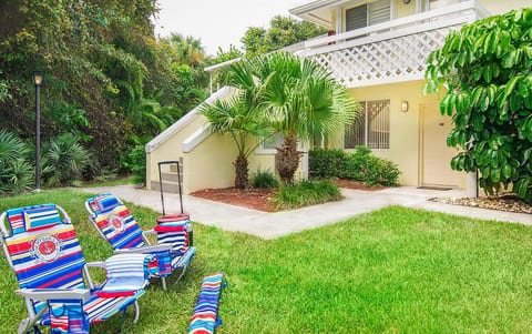 Jupiter 2BR Villa - Pools, Hot Tub, Near Beach