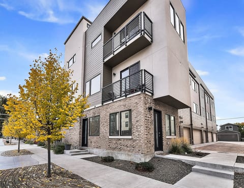 Boise Hotspot! Rooftop, Yoga, coffee, wine & walks