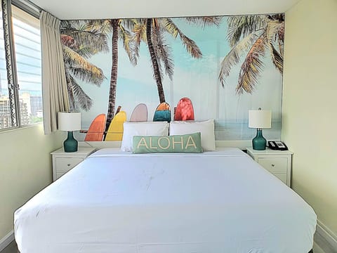 King Bed • 12th Fl. Lanai • Walk to Waikiki Beach image 5