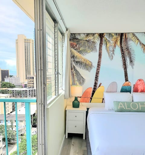 King Bed • 12th Fl. Lanai • Walk to Waikiki Beach image 1