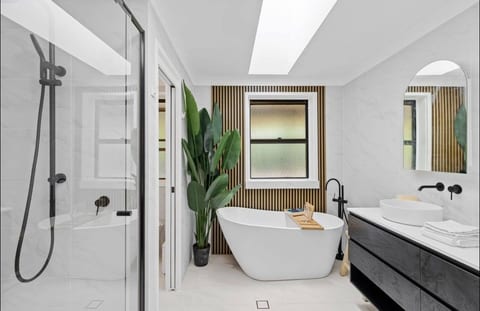 Silver Gums Retreat | Pool, Fireplace & Acreage image 6
