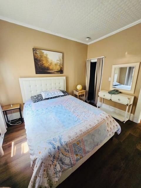 2411 Spacious room in Federal Hill near Downtown