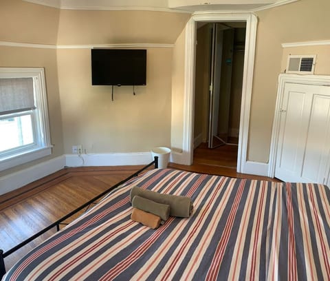 2433 Nice room in Federal Hill Downtown