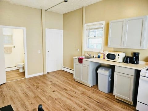 532_2 Updated apartment near Whole Foods Brown University