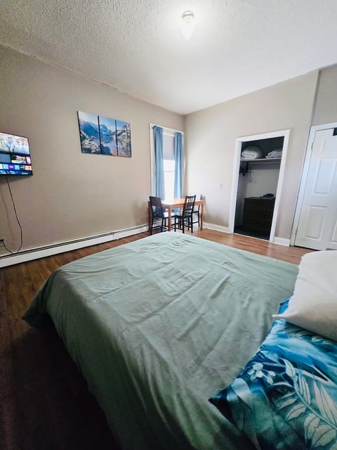 621R Nice apt near Whole Foods Brown University
