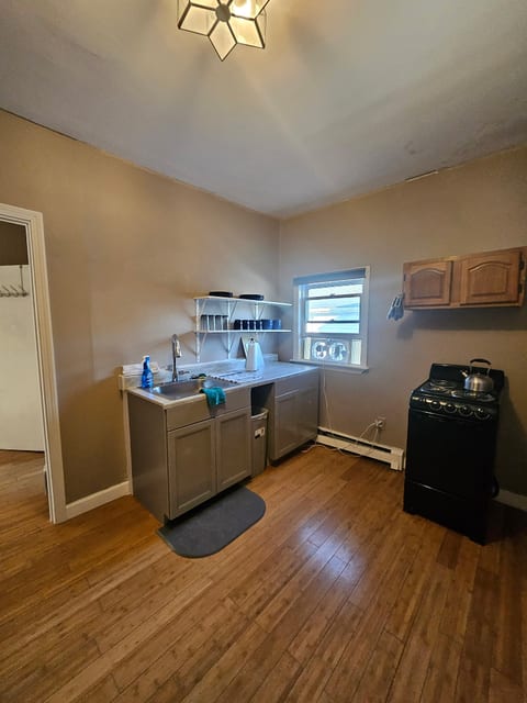 622F Nice apartment near Whole Foods Brown Univer.
