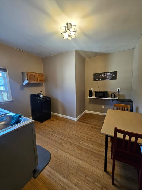 622F Nice apartment near Whole Foods Brown Univer.