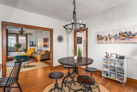 LAST MIN DEAL - Historic Condo - 1 King 2 Queens